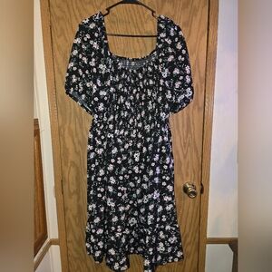 Black and White Ruched Short Sleeve Midi Dress